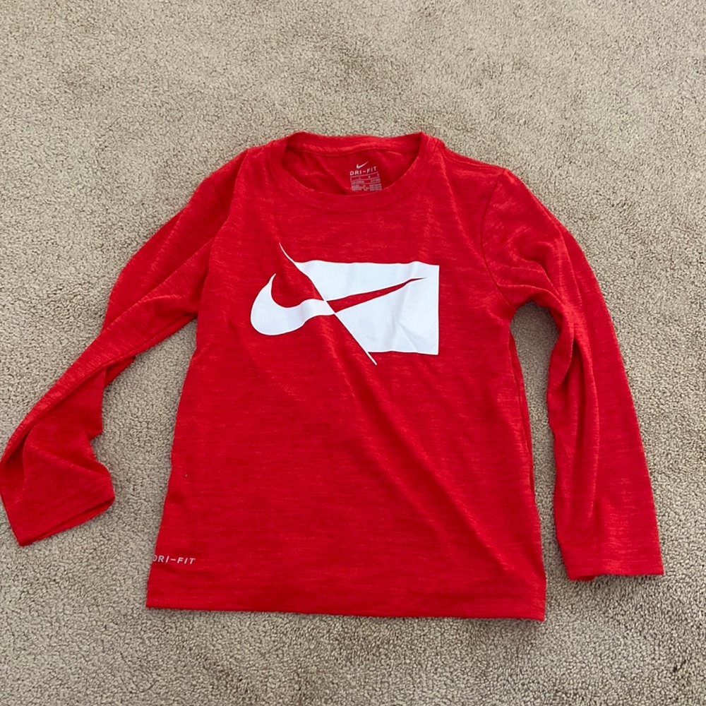 Long sleeve t